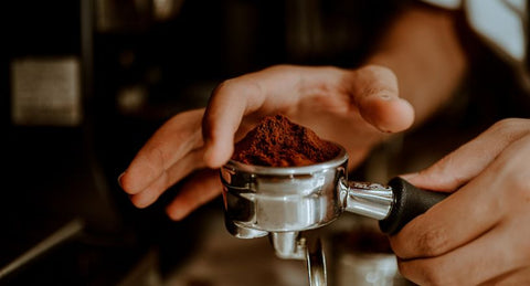 Make your coffee shop popular and successful: Choose the right equipment and accessories