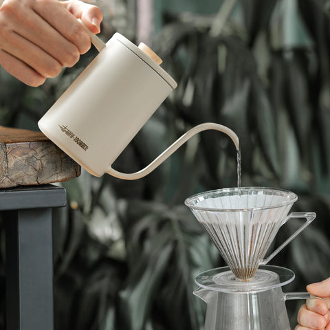 Mhw-3Bomber Planet Hand Brewing Kettle 600 ml - Matte White