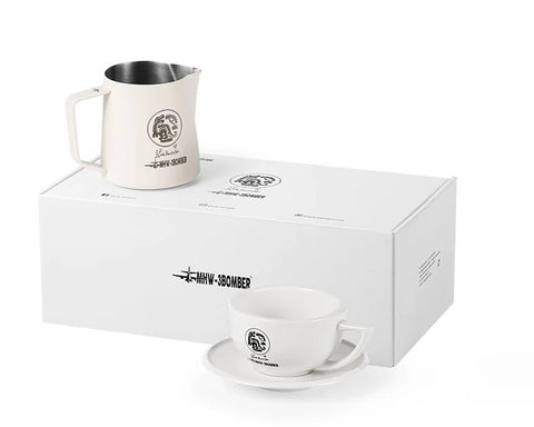 Mhw-3Bomber 2023 WLAC World Championship ( White Pitcher 600 ml+Latte Cup 280ml)